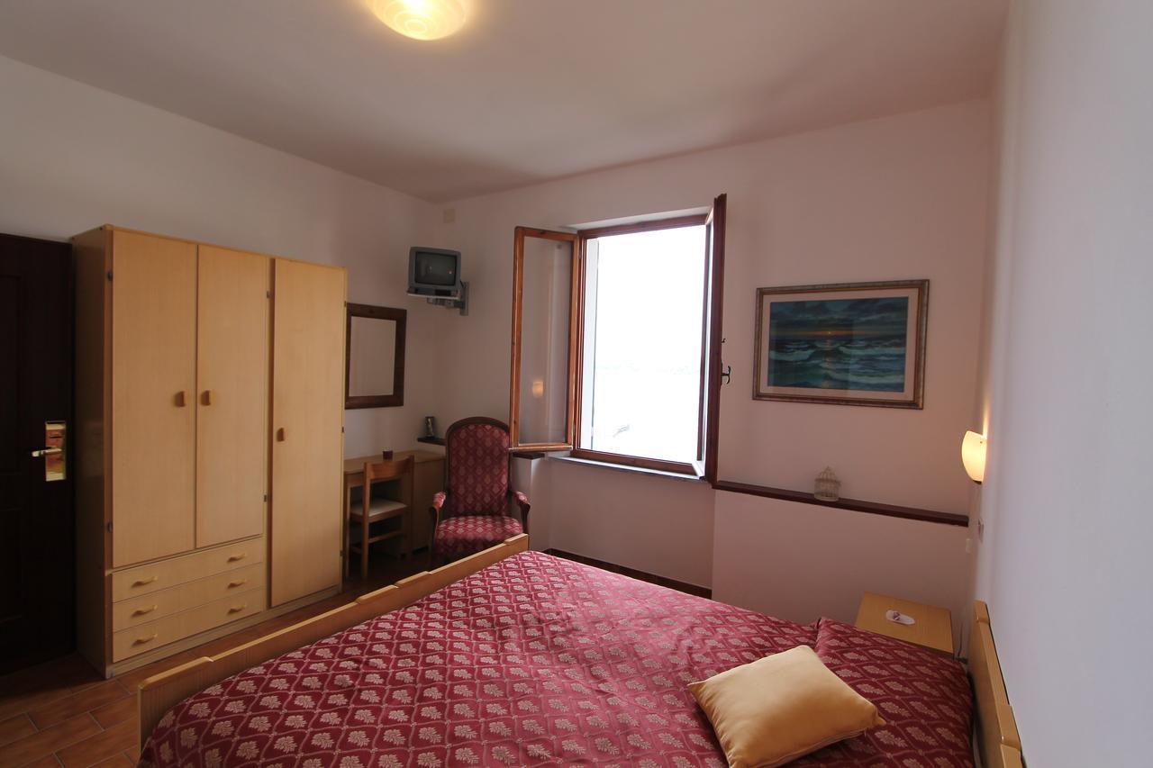 קסטיליאונצ'לו Hotel La Marinella מראה חיצוני תמונה